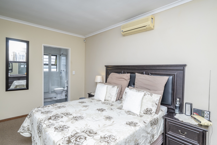 3 Bedroom Property for Sale in De Oude Spruit Western Cape